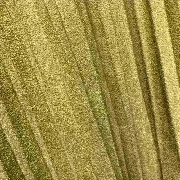 Excellent Cond, DKNY, Velvet-like pleated skirt w/ elastic waistband. Green - Picture 5 of 14